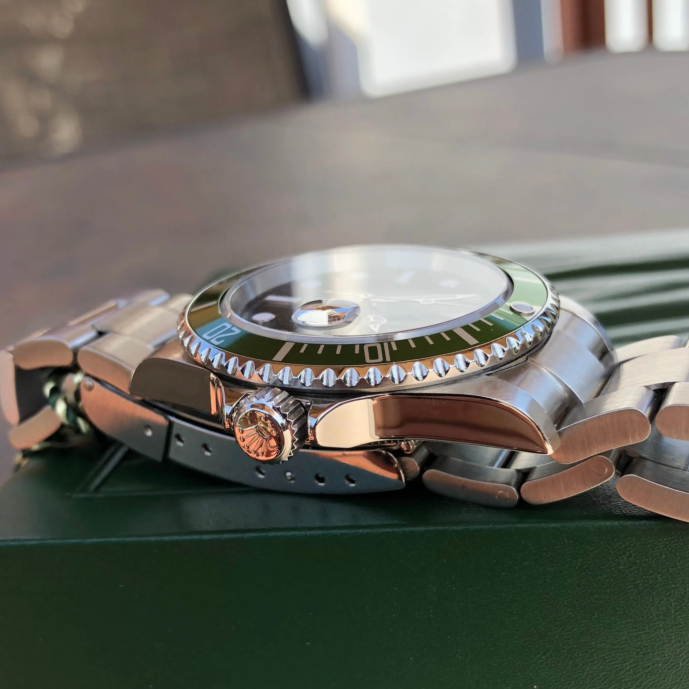 2007 Rolex Submariner 16610V 50th Anniversary Green Kermit Z Serial Wristwatch Box Papers