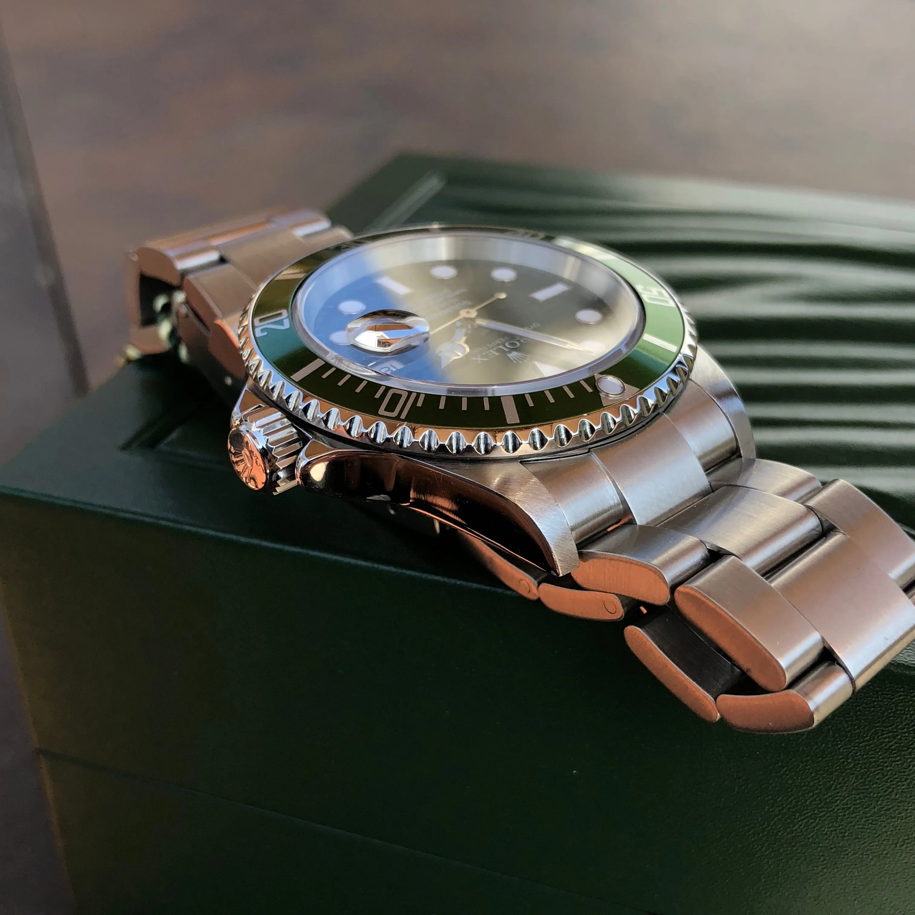 2007 Rolex Submariner 16610V 50th Anniversary Green Kermit Z Serial Wristwatch Box Papers