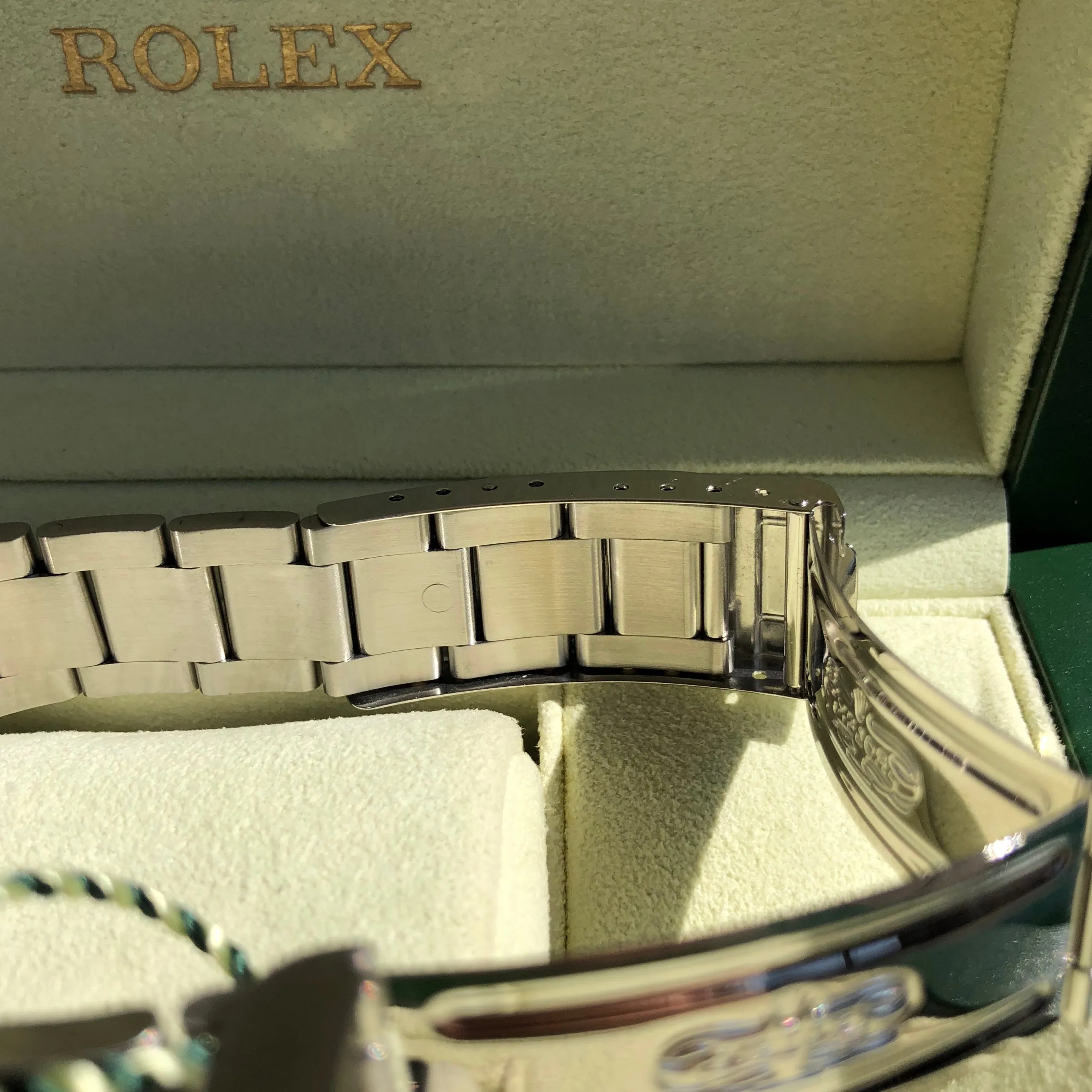 2007 Rolex Submariner 16610V 50th Anniversary Green Kermit Z Serial Wristwatch Box Papers