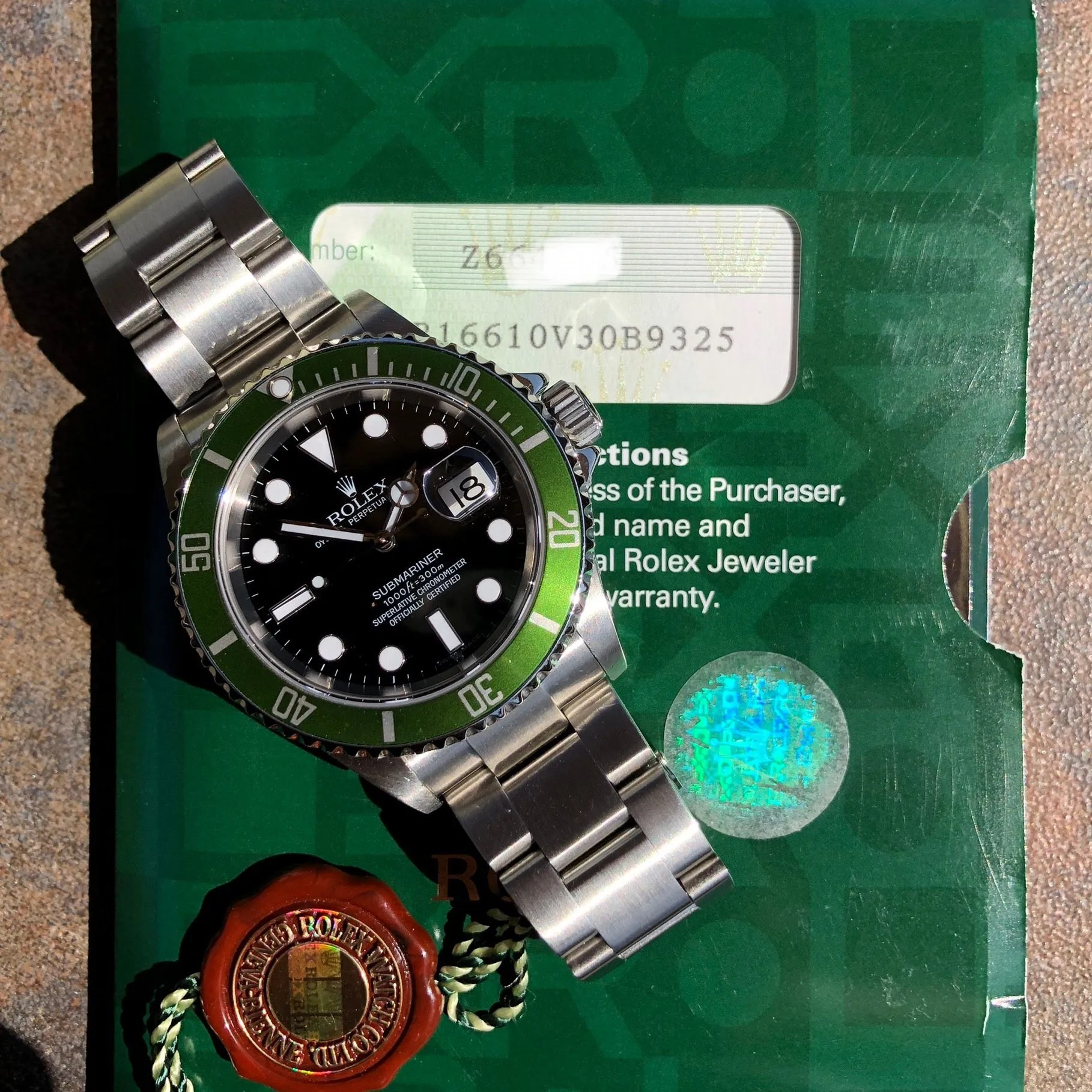 2007 Rolex Submariner 16610V 50th Anniversary Green Kermit Z Serial Wristwatch Box Papers