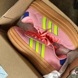Adidas Court Bold