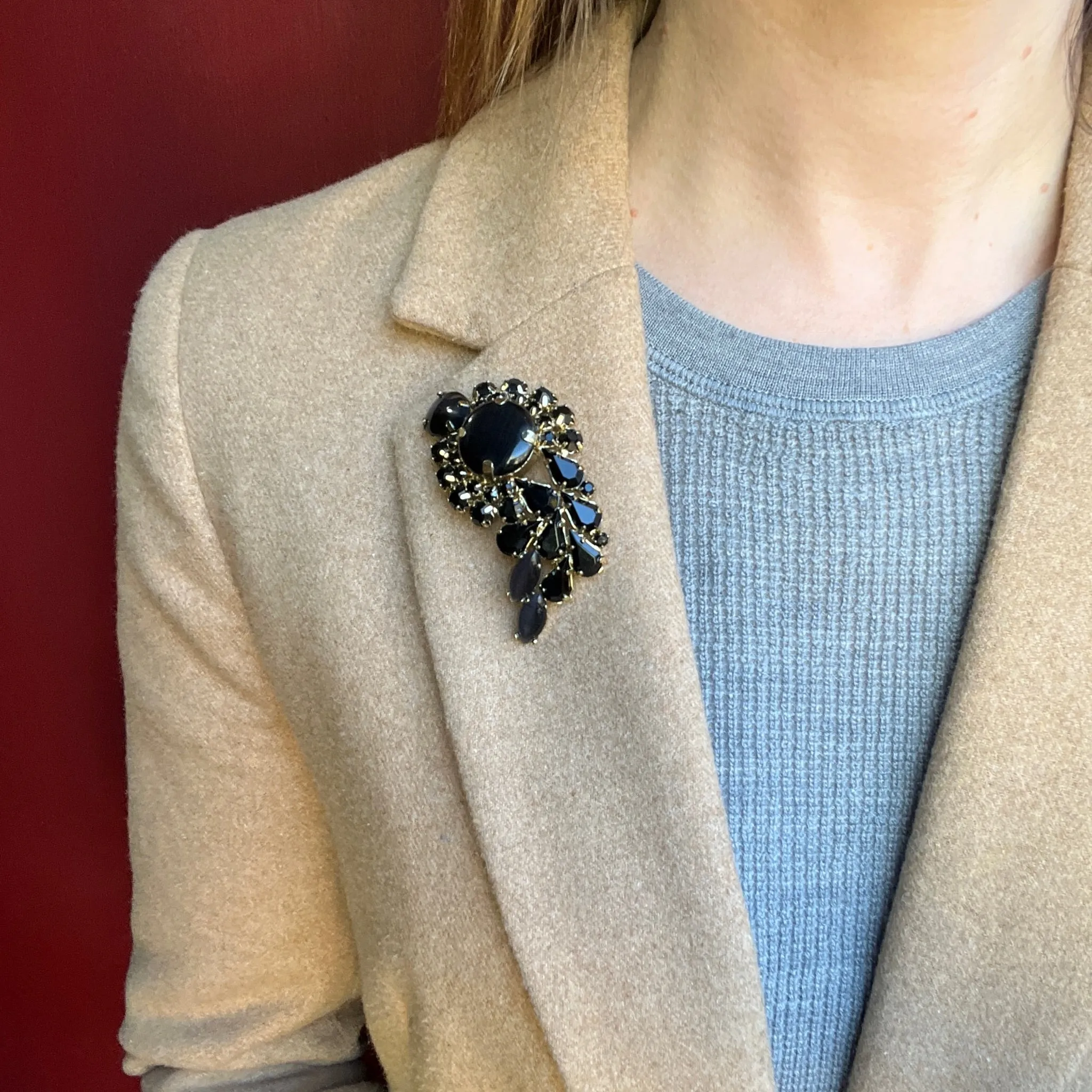 Bold Flourish Black & Gold Costume Brooch