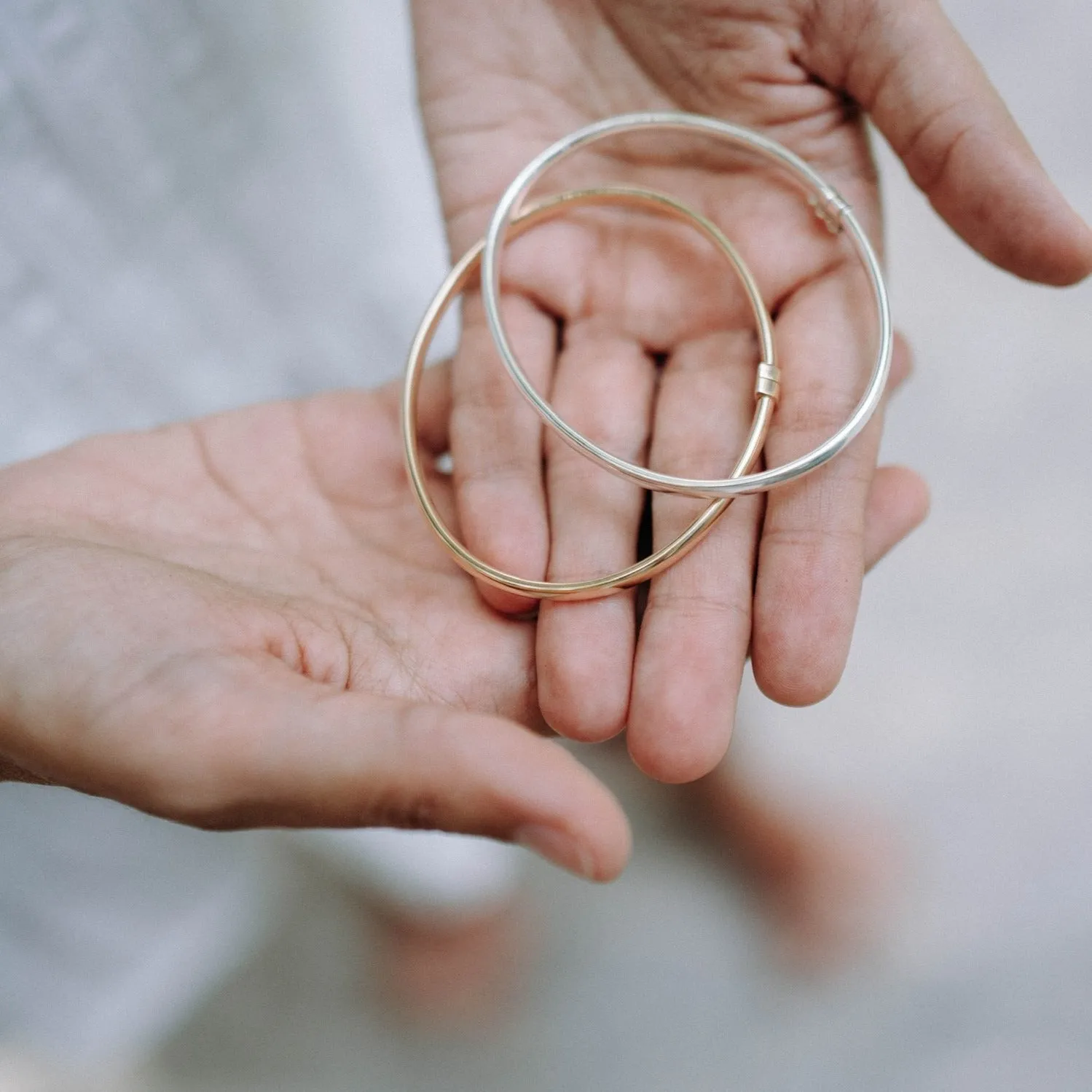 FLEX SMALL BANGLE BRACELET/SILVER