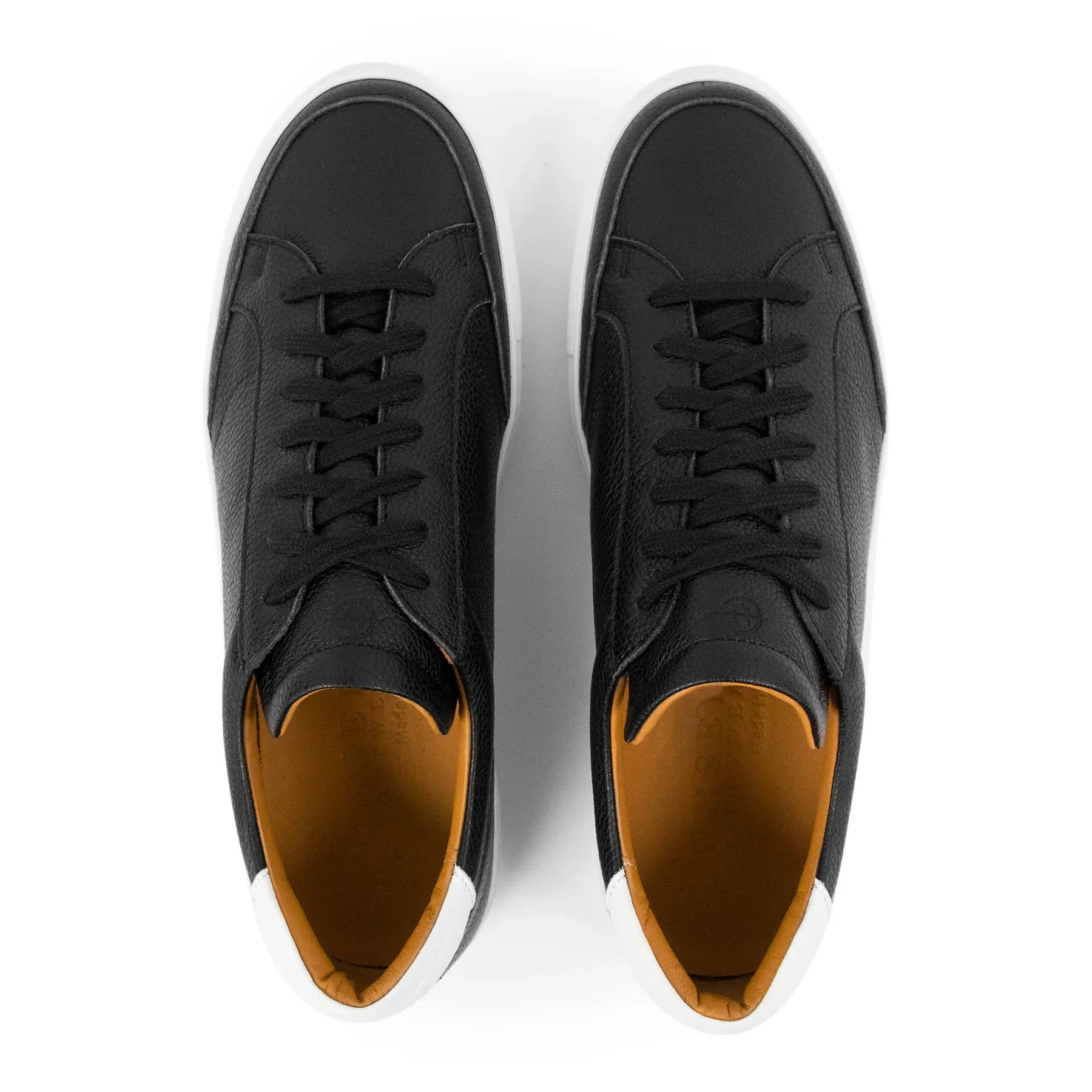 Helier Black / White