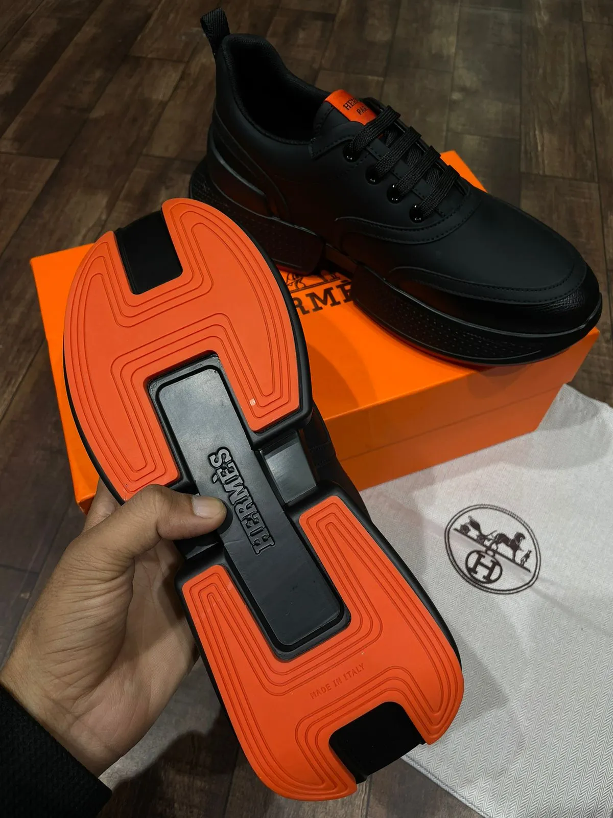 HERMES | Low-Top Black Sneakers