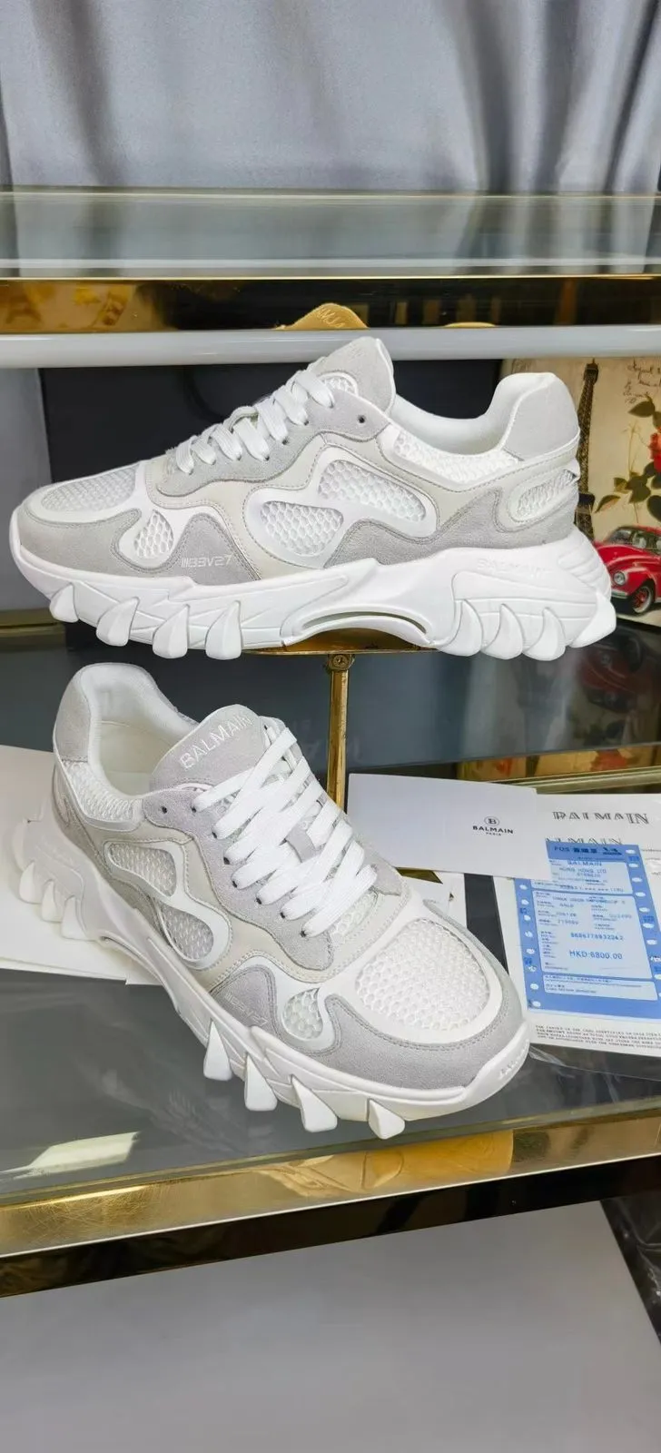 HIGH END QUALITY SNEAKERS AVAILABLE FOR MENS