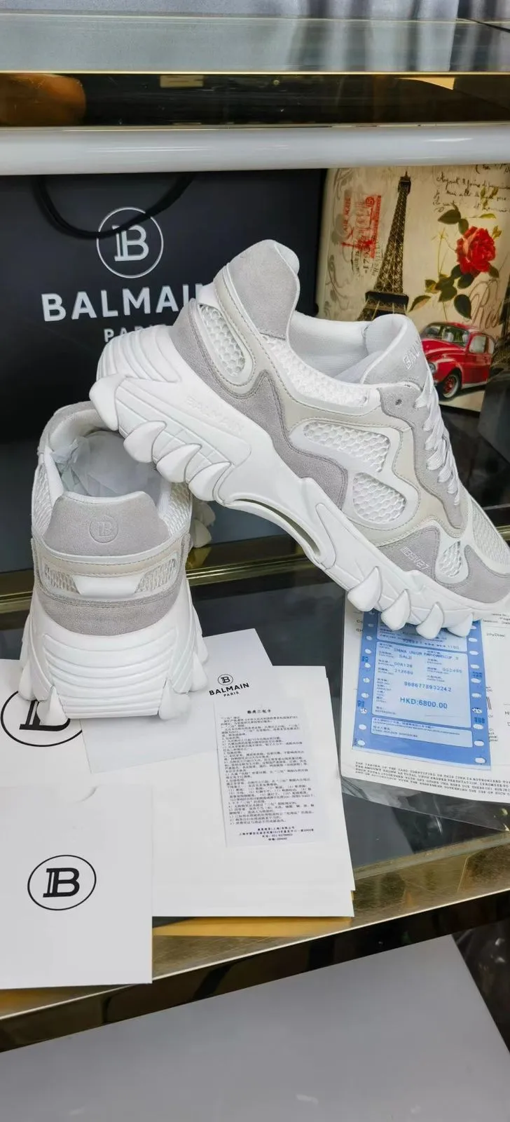 HIGH END QUALITY SNEAKERS AVAILABLE FOR MENS