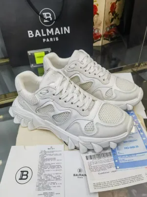 HIGH END QUALITY SNEAKERS AVAILABLE FOR MENS