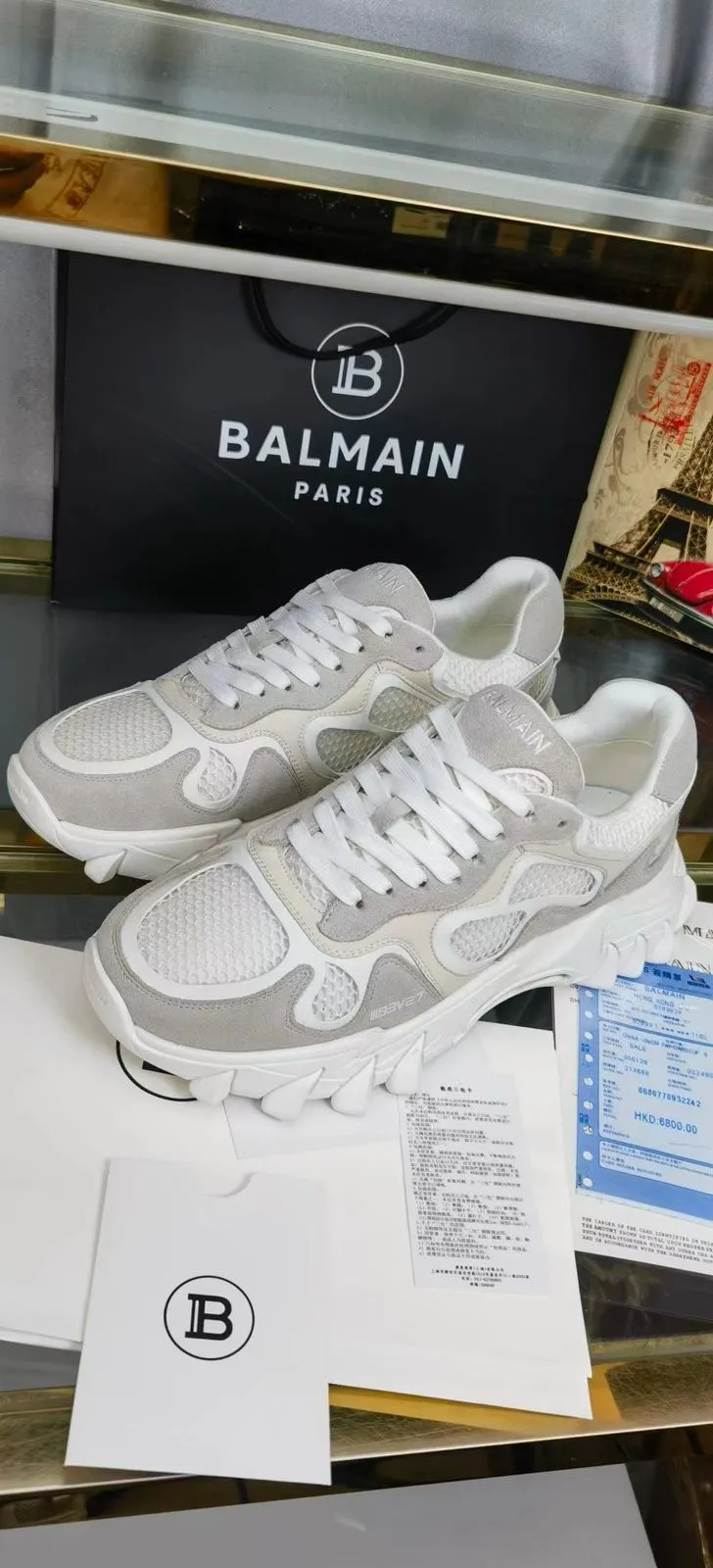 HIGH END QUALITY SNEAKERS AVAILABLE FOR MENS