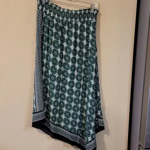 INC SKIRTS MEDIUM NWT