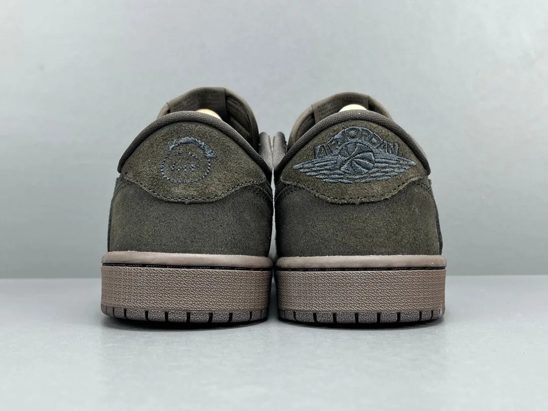 JORDAN 1 RETRO LOW OG SP x TRAVIS SCOTT VELVET BROWN