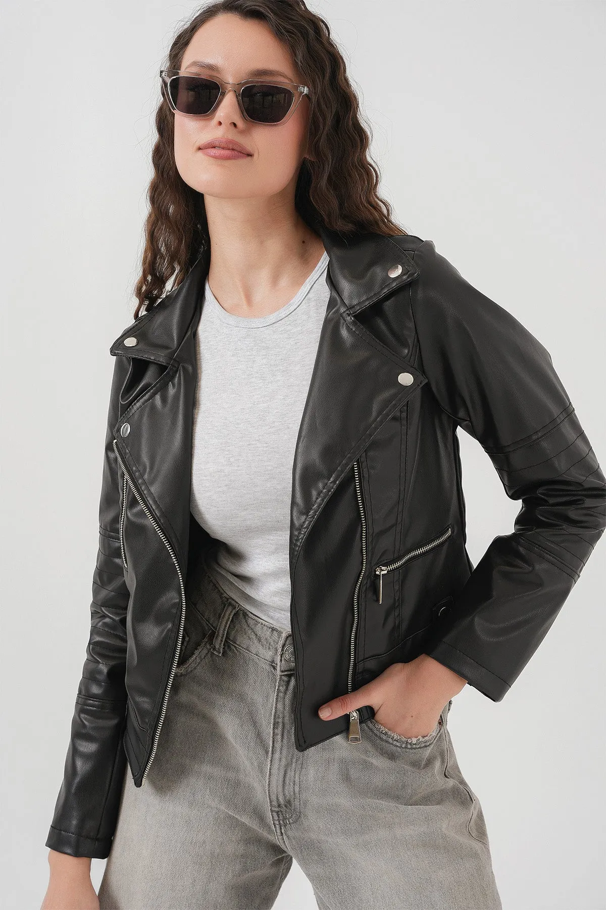 <tc>Veste en simili cuir de style biker 1025.</tc>