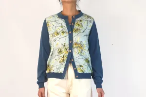 Nancybird blue light Spring cardigan with stunning gum print size 10