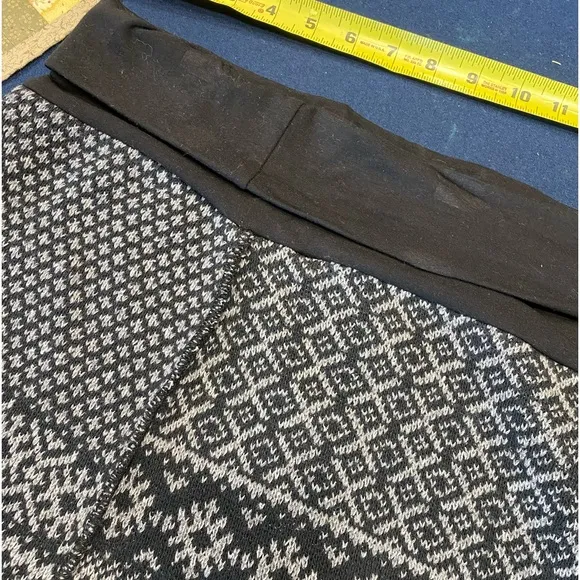 RECYCLED sweaters make this FUN &amp; FLATTERING skirt! ♻️ see pic for all the deets