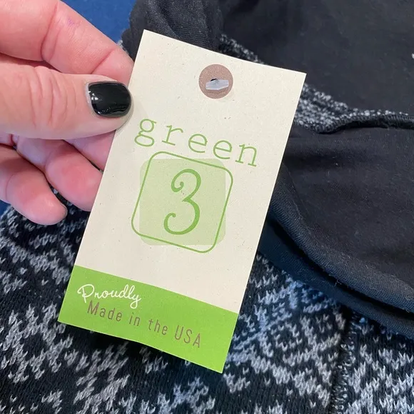 RECYCLED sweaters make this FUN &amp; FLATTERING skirt! ♻️ see pic for all the deets